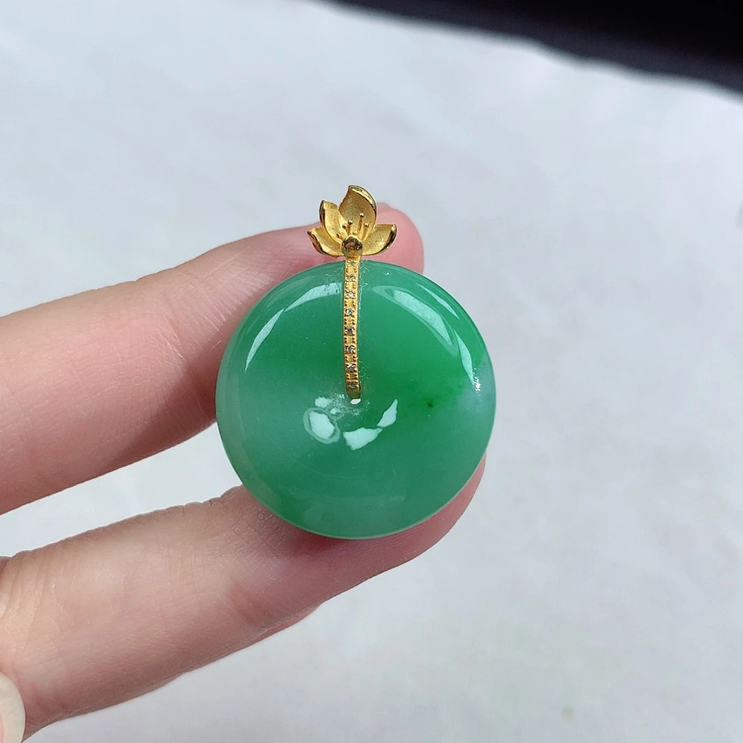 颈饰未镶嵌翡翠平安扣