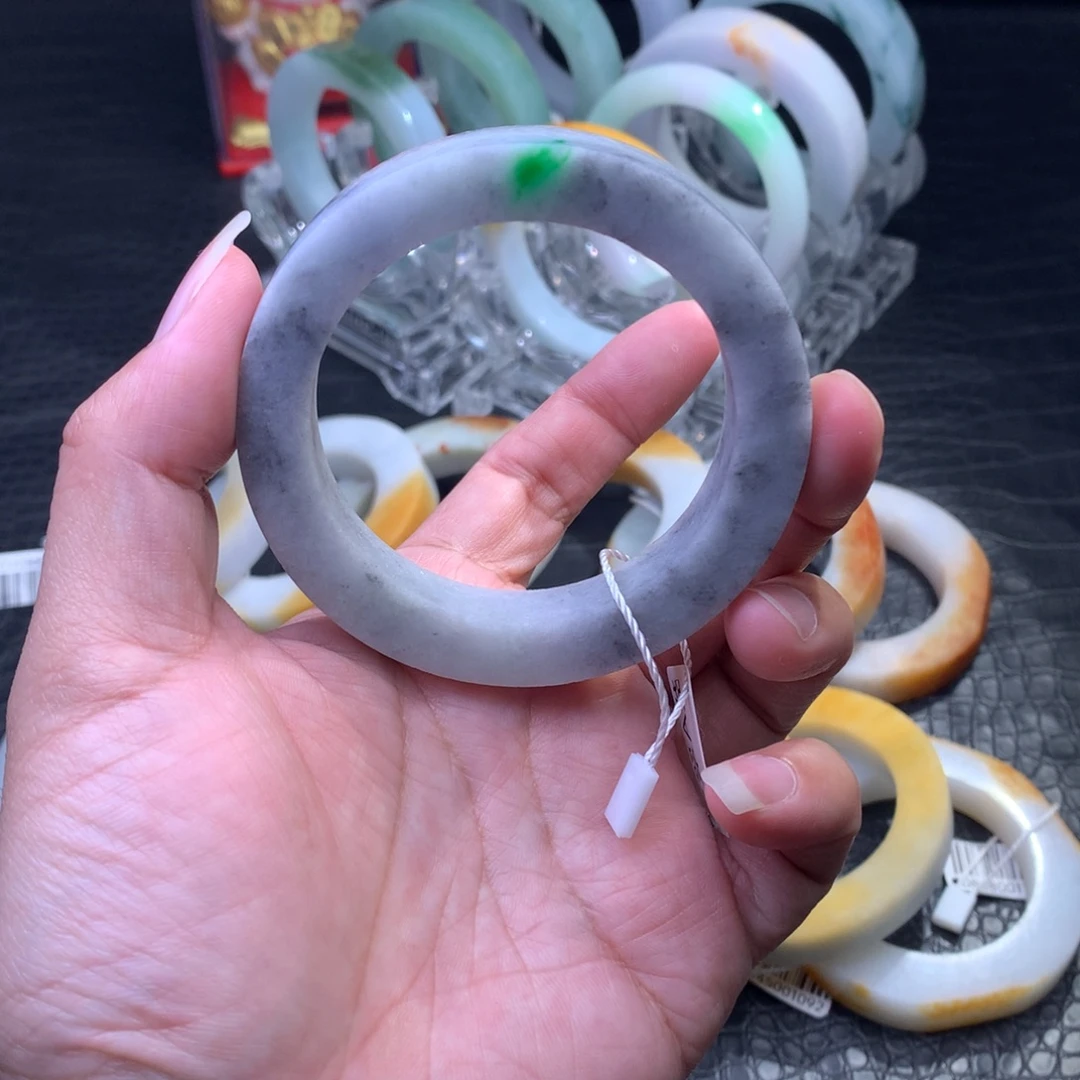 定制翡翠未镶嵌手镯