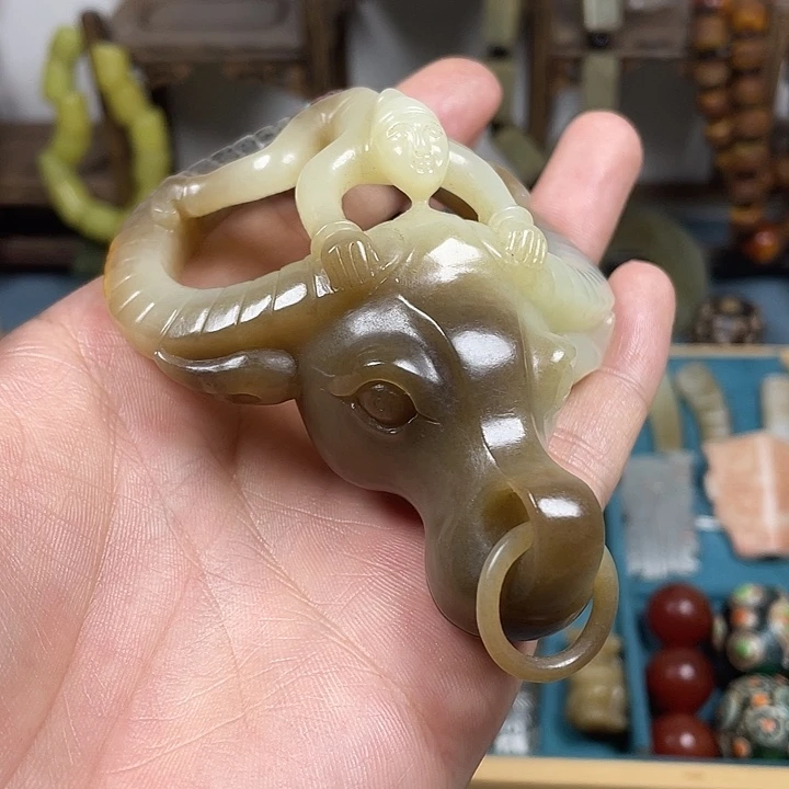 阆***歌和田玉（糖玉）未镶嵌颈饰