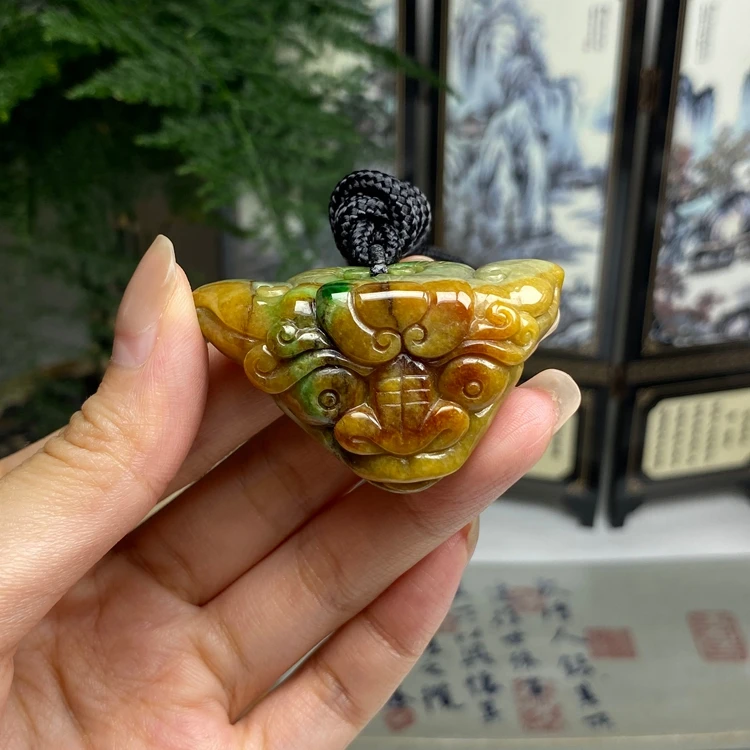 老料黄加绿复古饕餮瑞兽挂件吊坠 天然翡翠A货