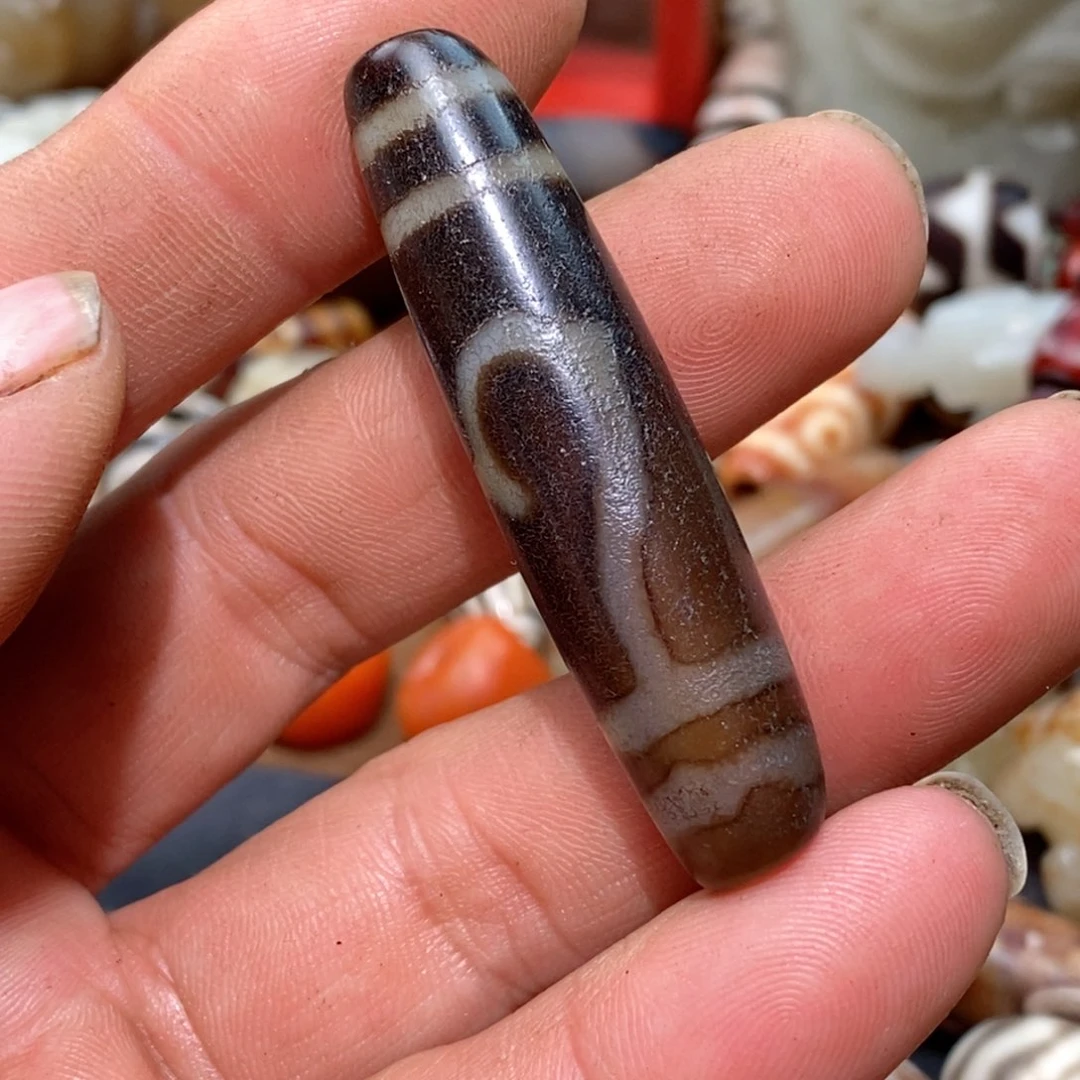 DIY琉璃珠子的颜色是蓝色的吗我