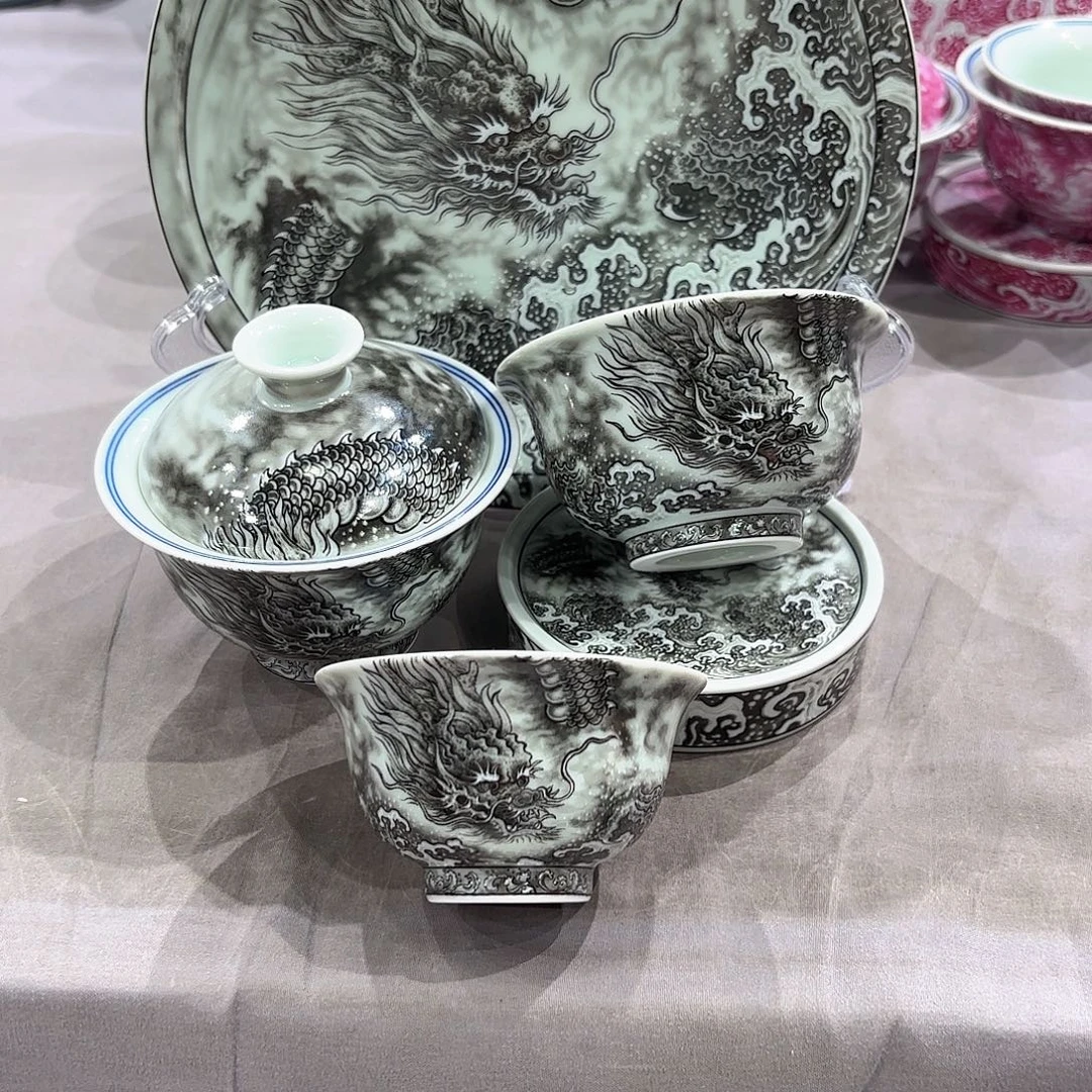 瓷片景德镇瓷器精品陈列