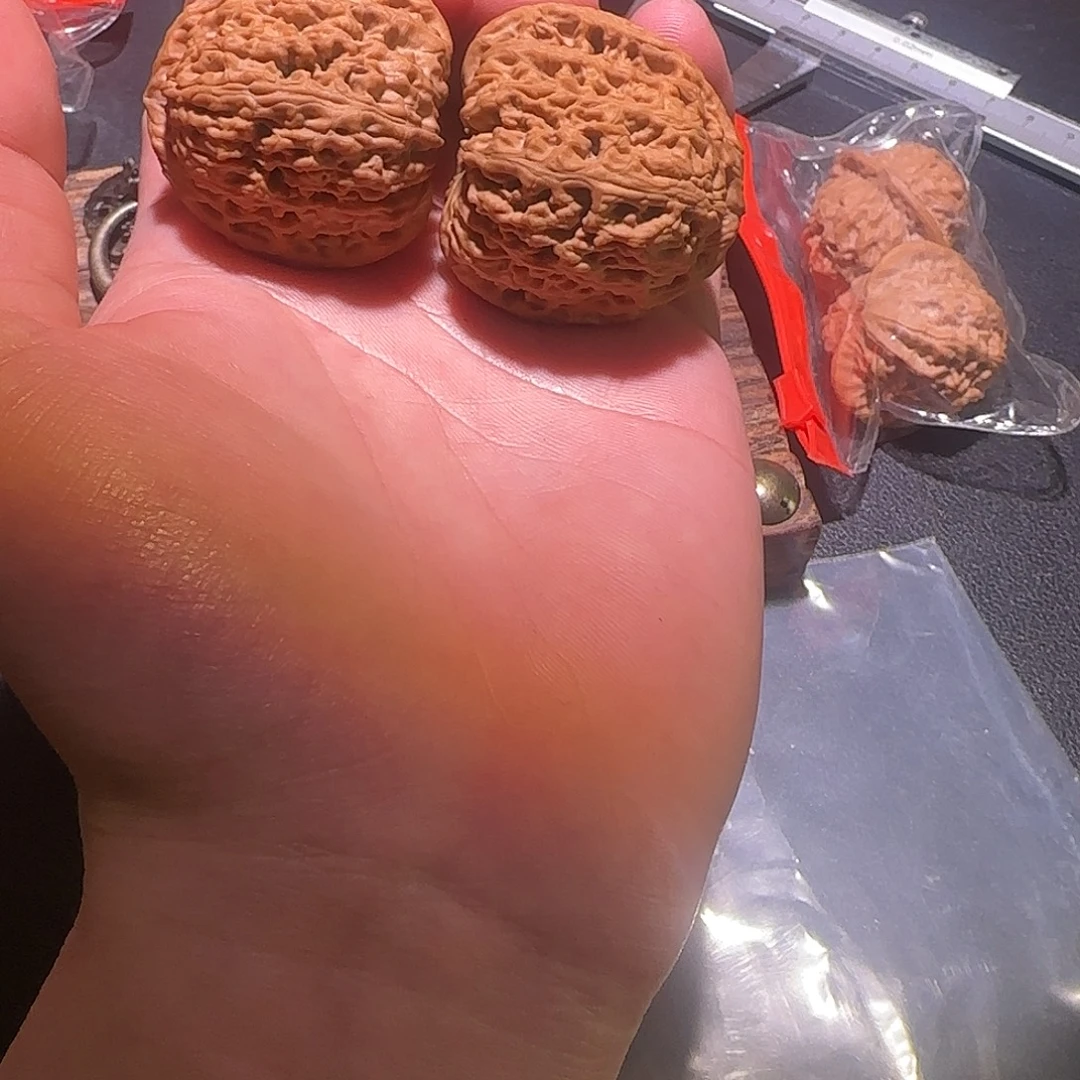 顽***主文玩核桃吊坠南疆