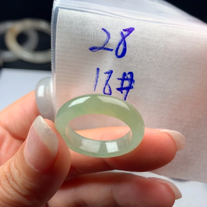 定制翡翠未镶嵌戒圈