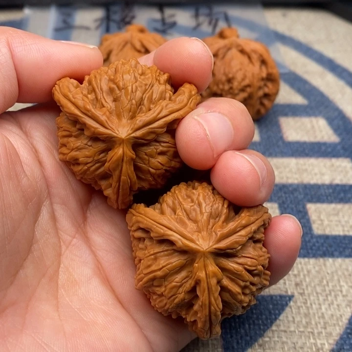 吊坠文玩核桃林***杉三棱