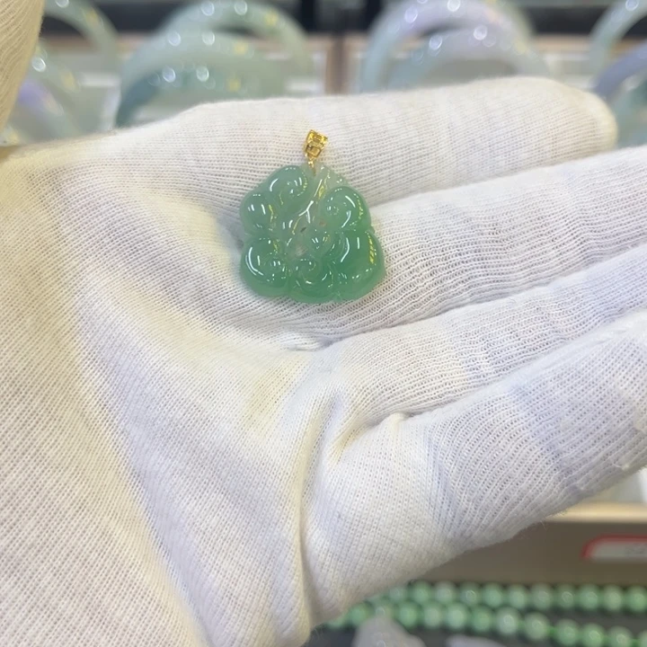 颈饰未镶嵌翡翠如意满色