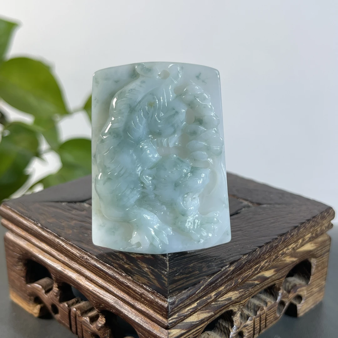 JYB28-38  天然缅甸A货翡翠  虎虎生威