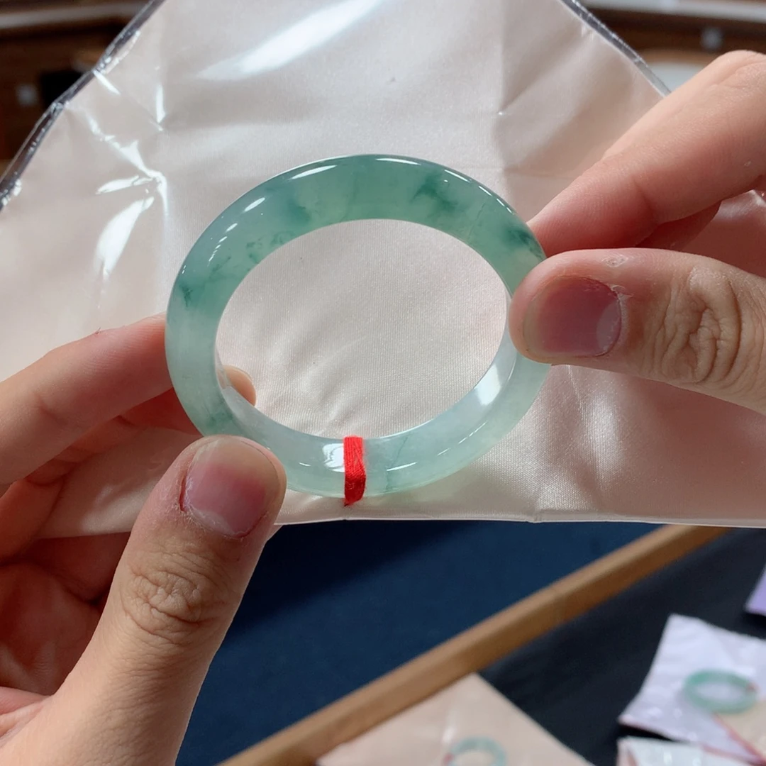 翡翠未镶嵌手镯翡翠