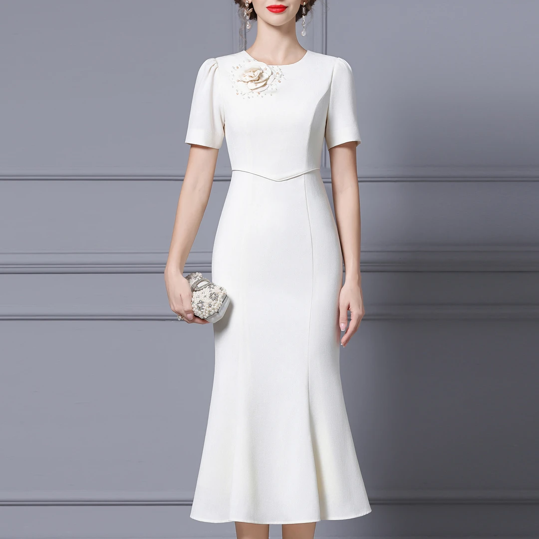 白色连衣裙夏2025新款珍珠立体花朵高个子收腰过膝鱼尾裙子晚礼服