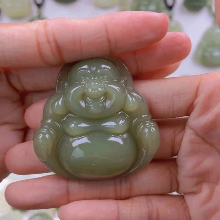 艳***姐和田玉未镶嵌颈饰48大尺寸眼角有矿点