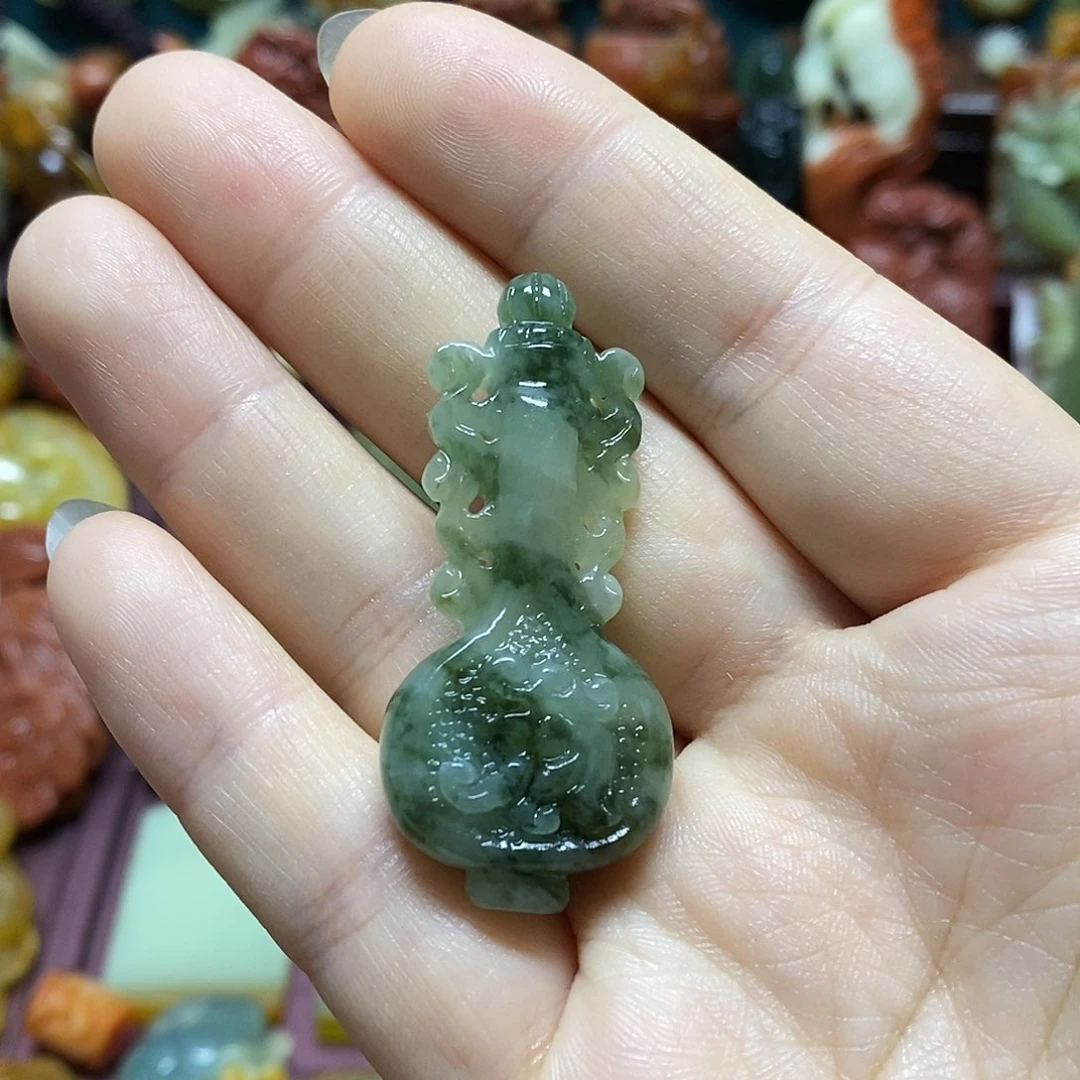 岫玉未镶嵌吊坠(赠链)