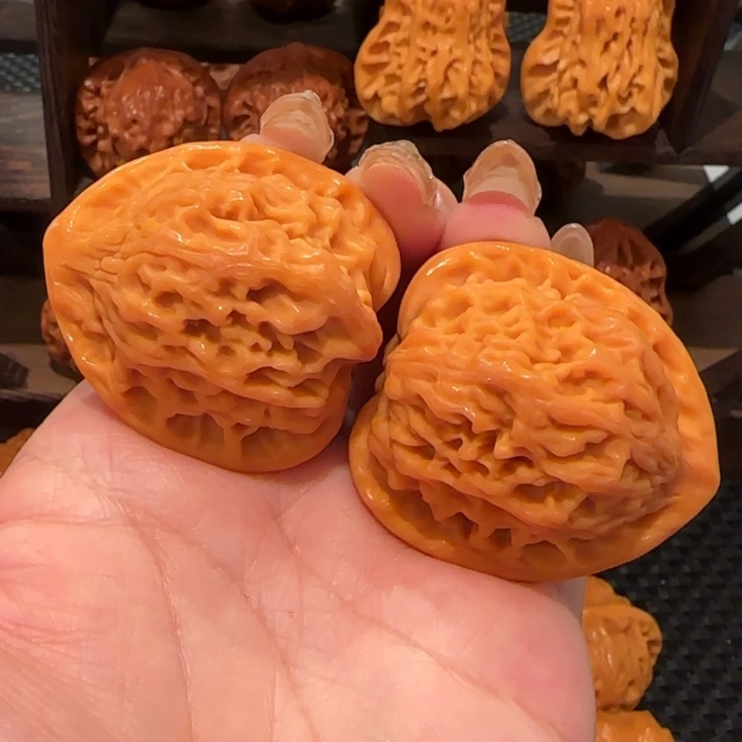 桃核吊坠红狮子38精品1297