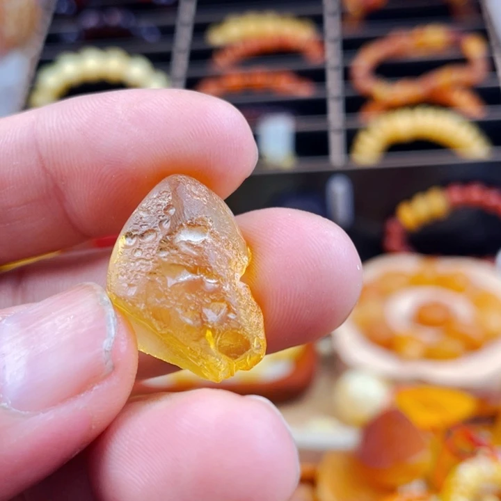 琥珀颈饰未镶嵌吊坠