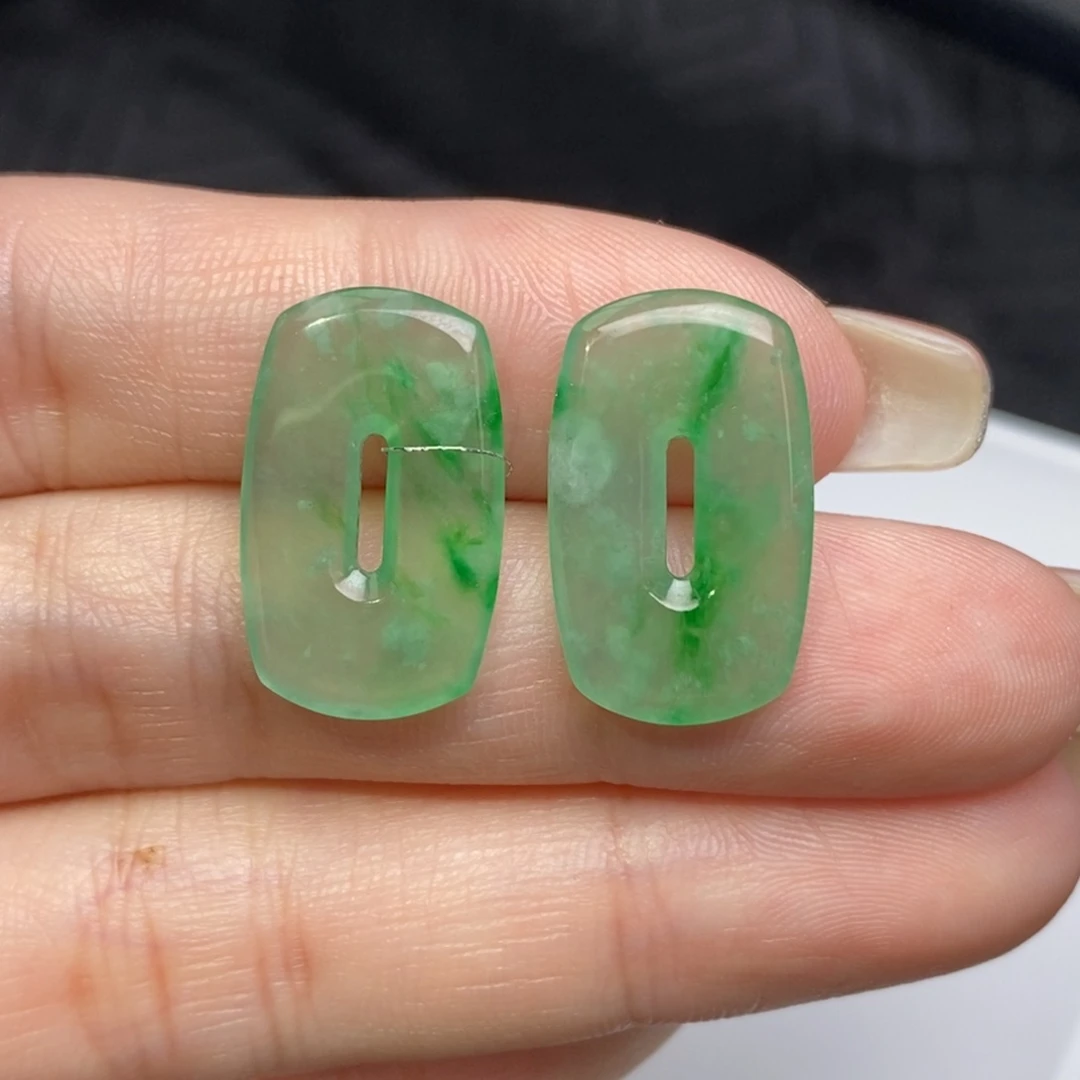 翡翠未镶嵌耳饰福贝