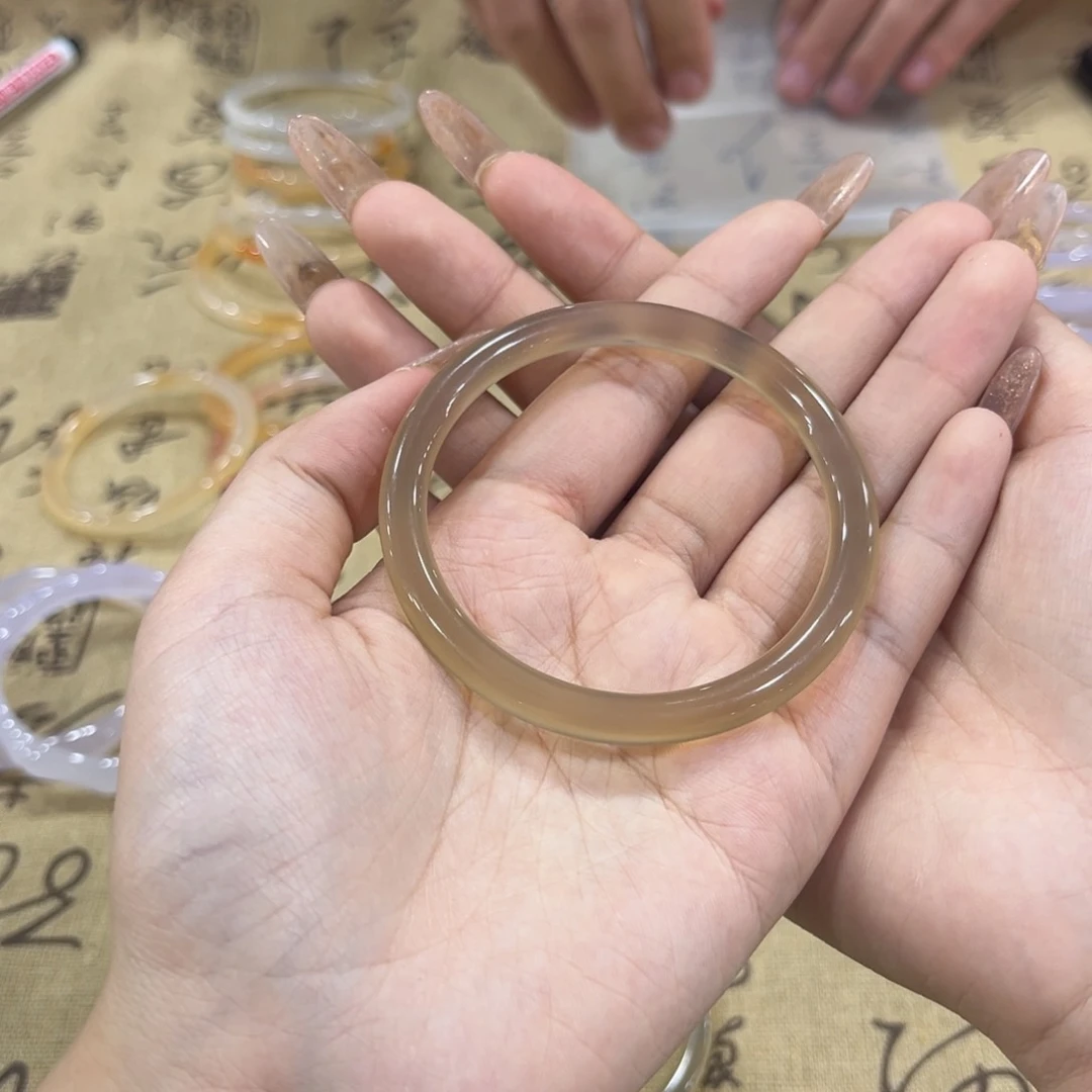 玛瑙/玉髓手镯未镶嵌·****