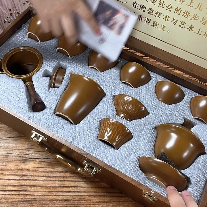 孤品茶具套装等。