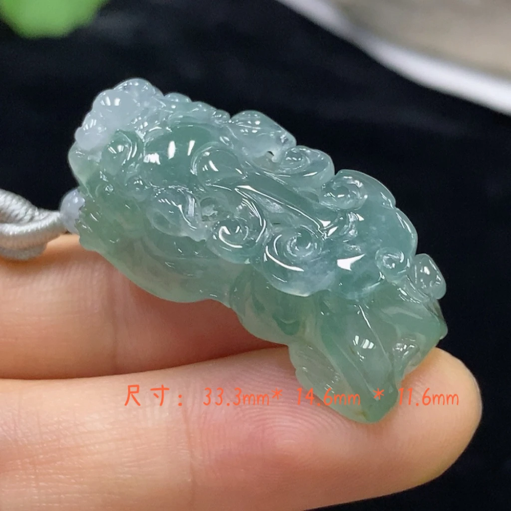 缅甸翡翠A货冰种浅绿精雕招财如意貔貅