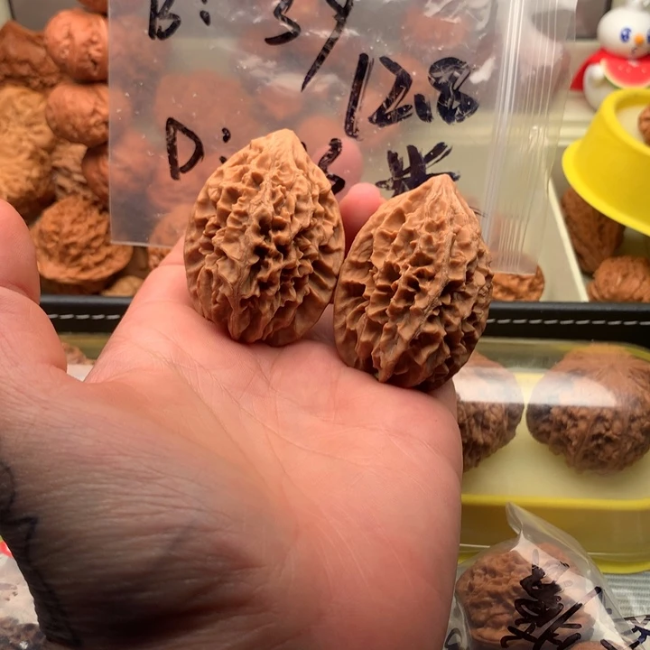 文玩核桃吊坠39尺寸招财鼠