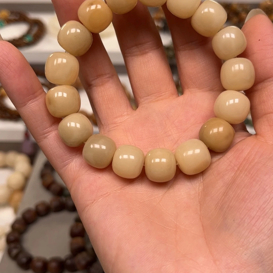 l***u吊坠白玉菩提补差价14