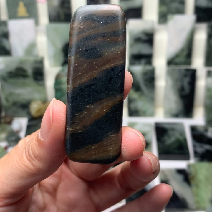 独山玉未镶嵌颈饰