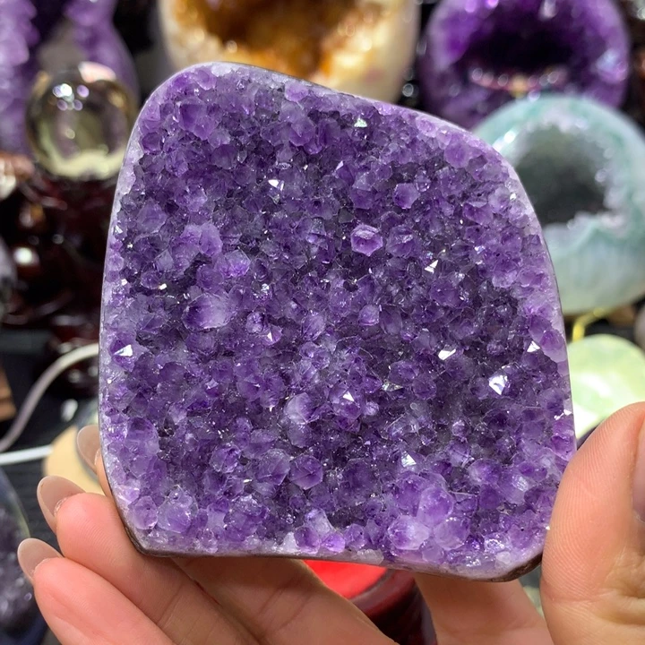 未镶嵌水晶大型摆件（非配饰）