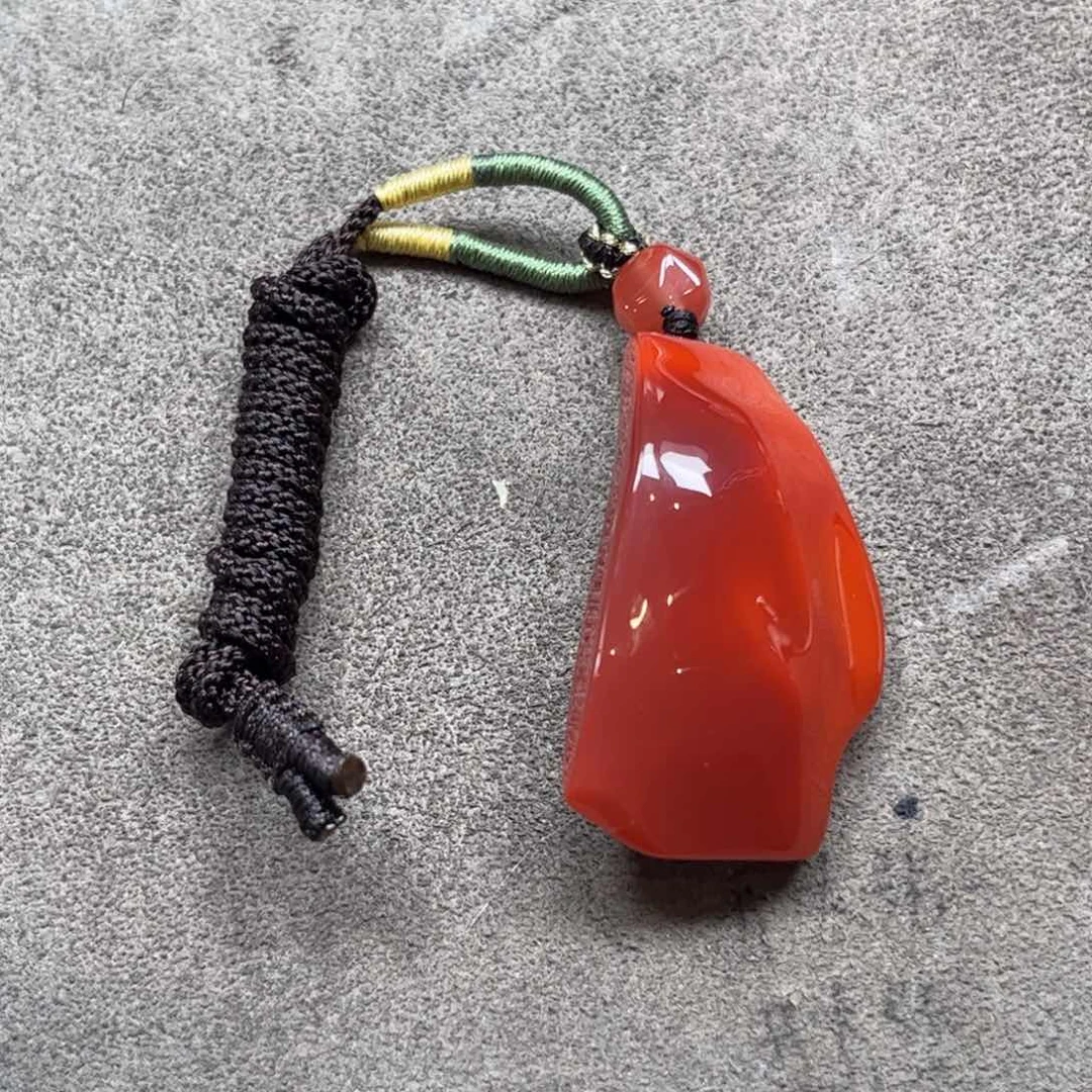 未镶嵌吊坠南红玛瑙里****o