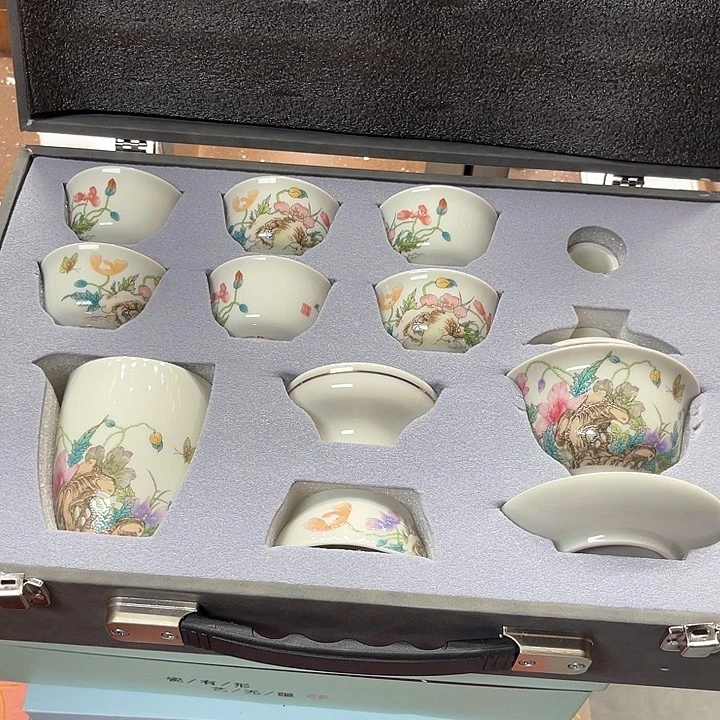 孤品茶具套装等。