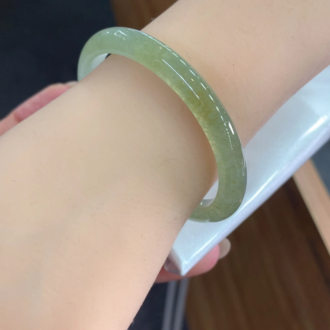 翡翠未镶嵌手镯天然Ａ货翡翠53贵妃