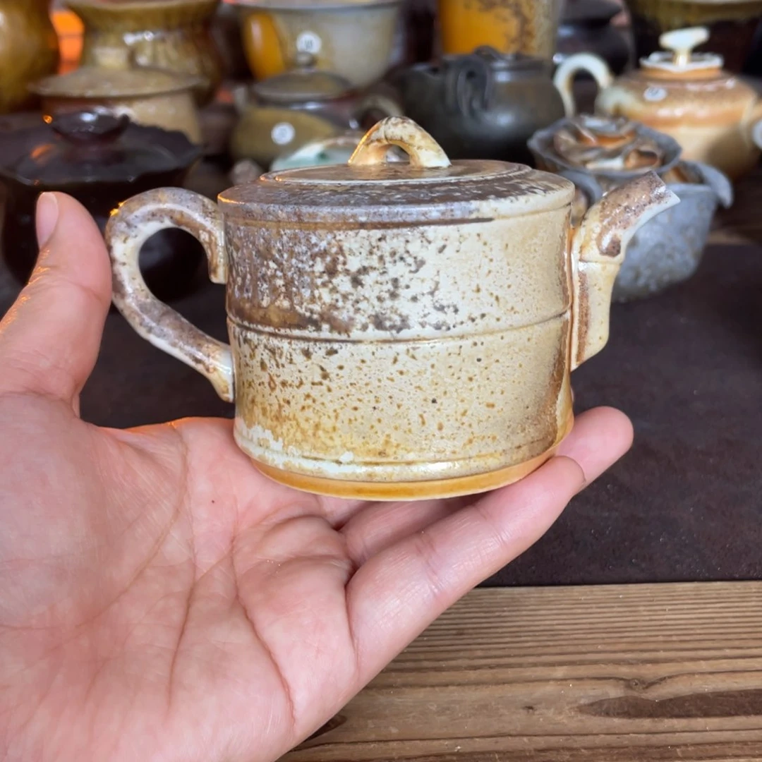 竹节壶。  柴烧。  中白壶