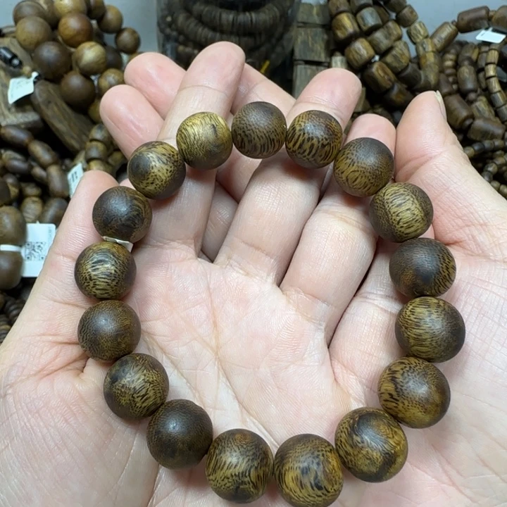 沉香手串莺歌绿多样性发货一条卡13-15克