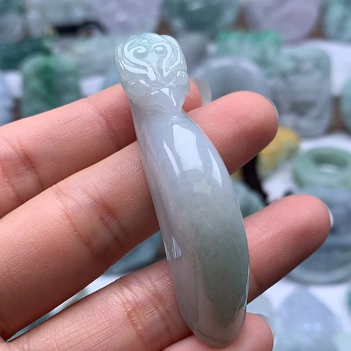 翡翠未镶嵌颈饰龙勾福利