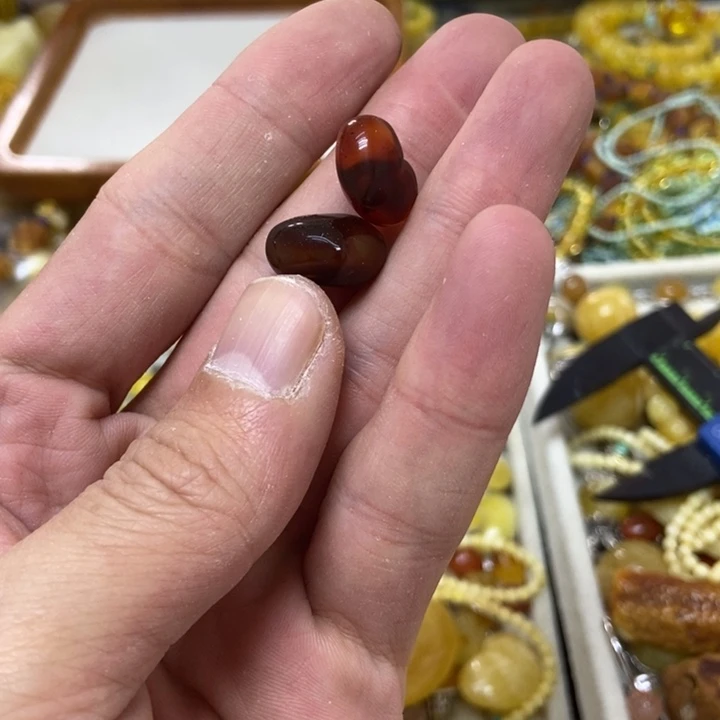 蜜蜡未镶嵌裸石多样性发货其一