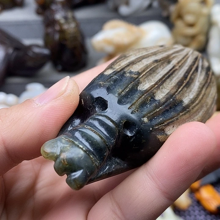 未镶嵌蛇纹石玉颈饰