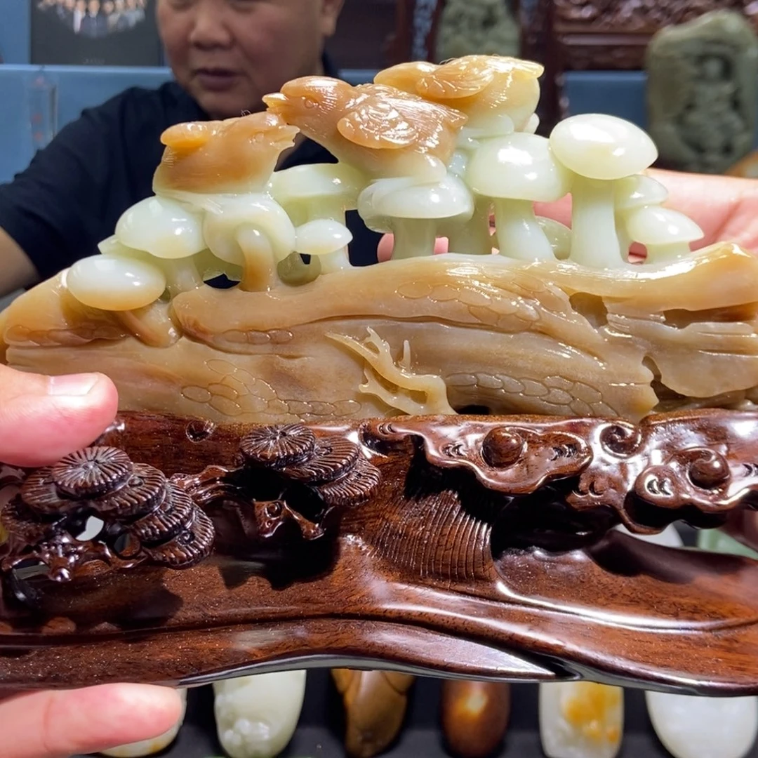 未镶嵌和田玉摆件