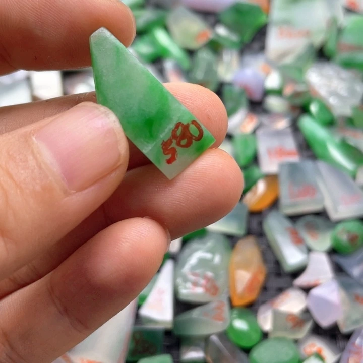 定制翡翠未镶嵌天然翡翠