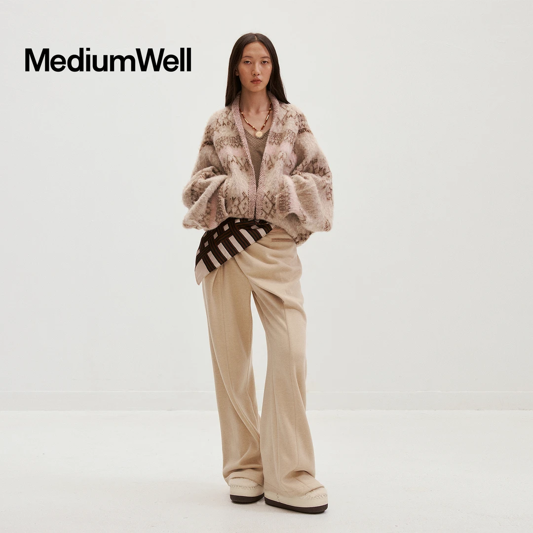 MEDIUM WELL_燕麦绒落肩针织外套_Drop Shoulder Wool Outerwear