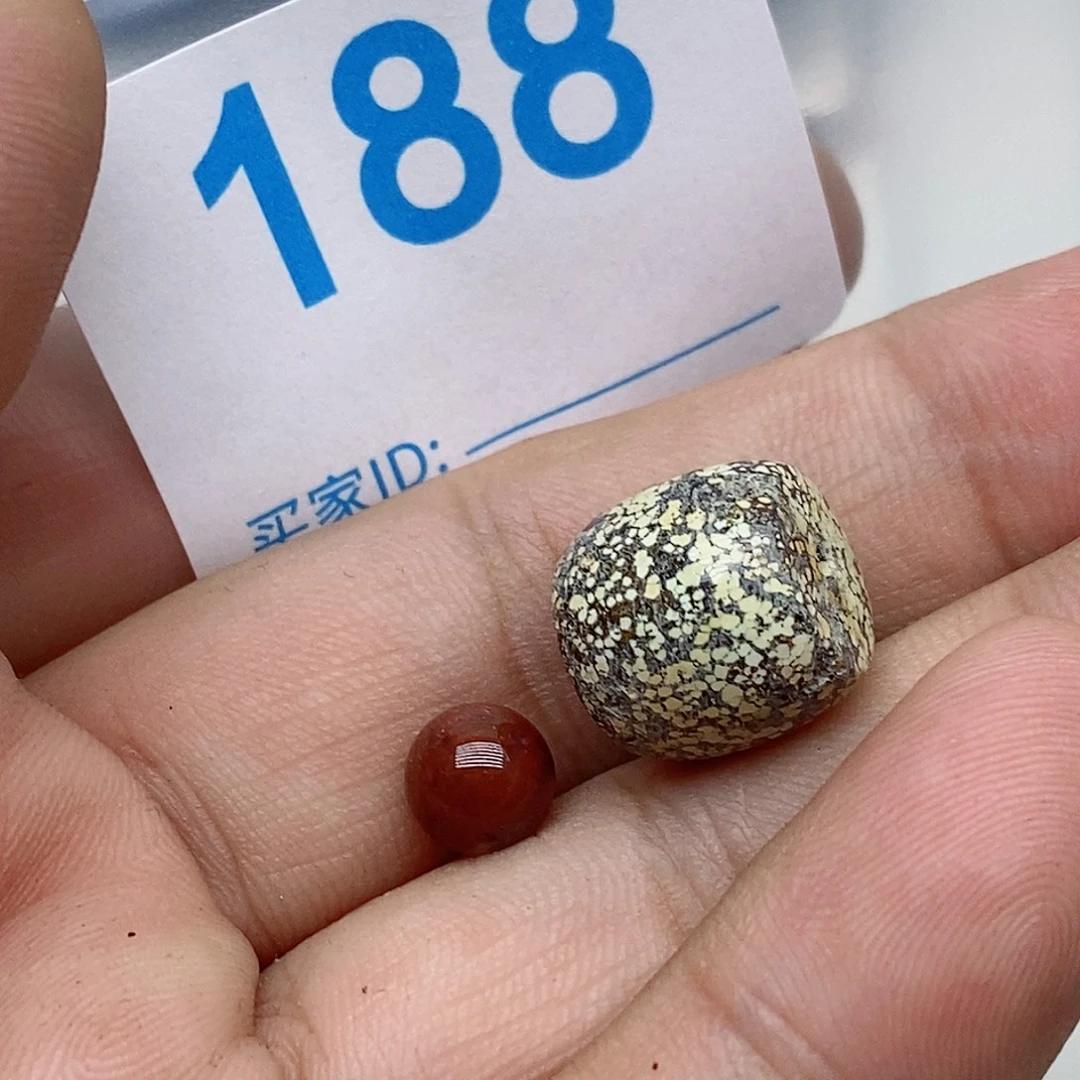 未镶嵌南红玛瑙珠宝奇石