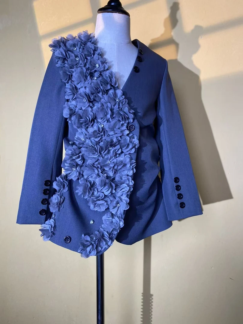 设计感灰色的西装潮服多巴胺潮服女童个性西装模特走秀潮服服装