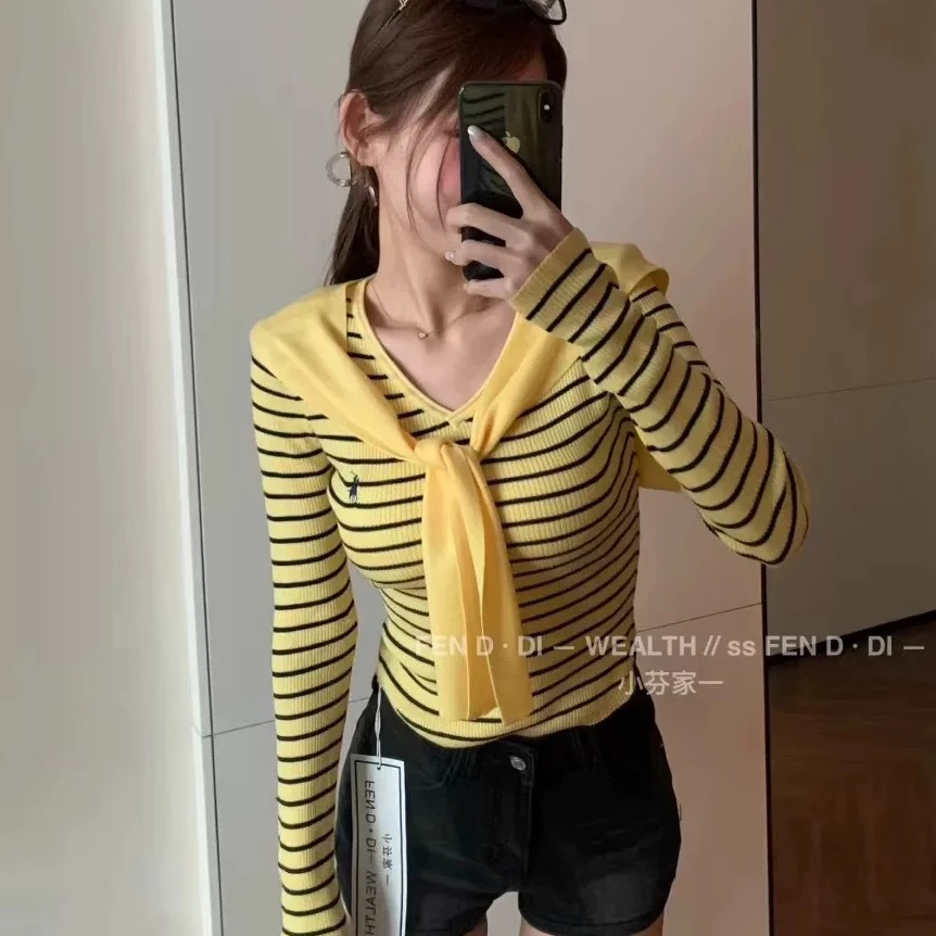 休闲设计感条纹针织衫女秋季2025新款休闲时尚小众披肩上衣两件套