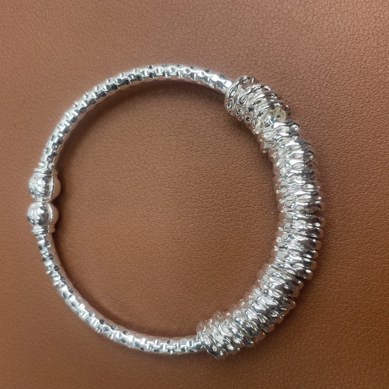 YZ042盘缠锤纹开口手镯 银色精品手镯 无礼盒