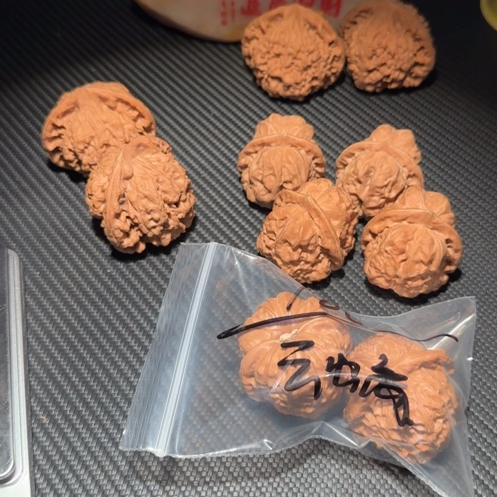 *****文玩核桃吊坠tgyyu