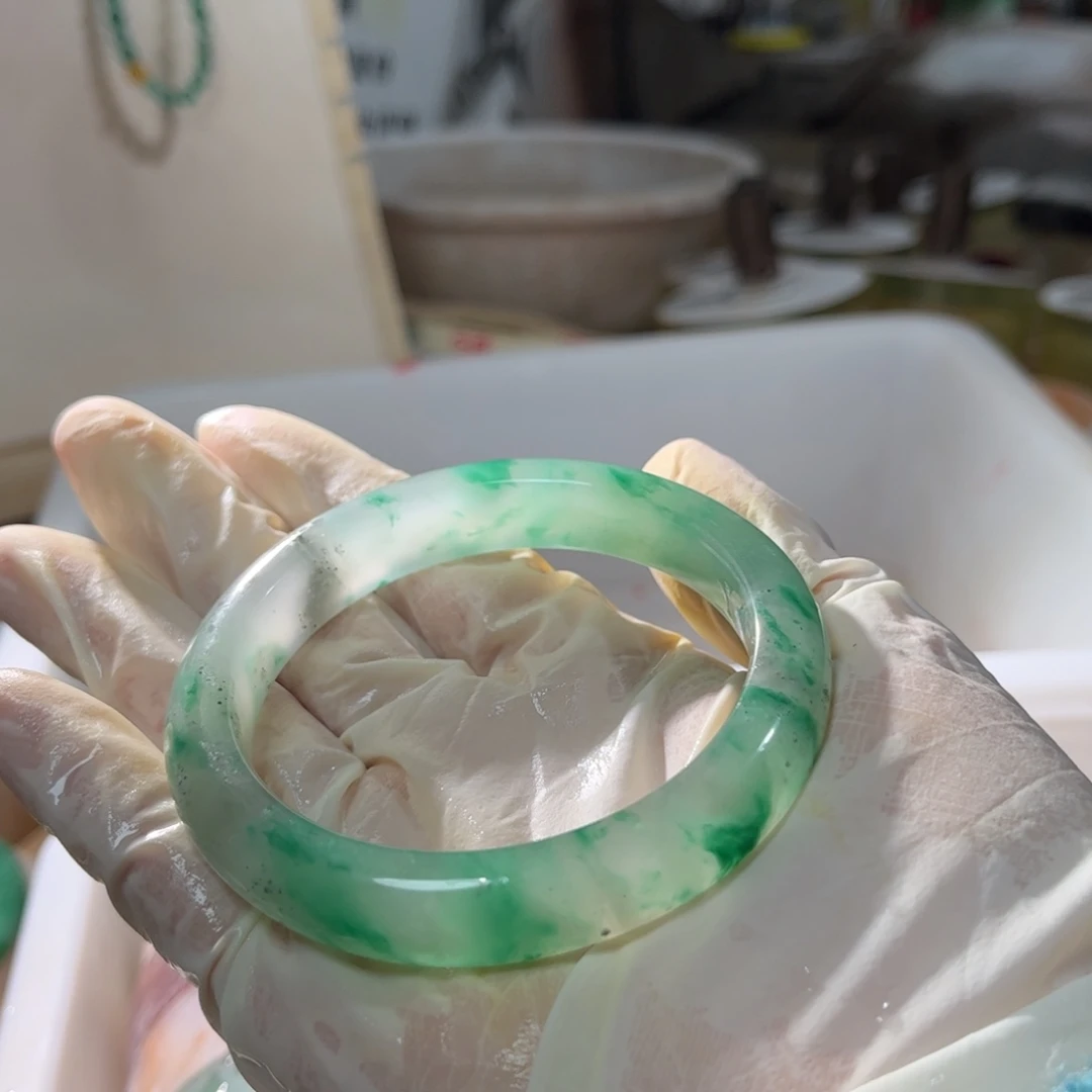 芸***生石英质玉未镶嵌手镯手镯