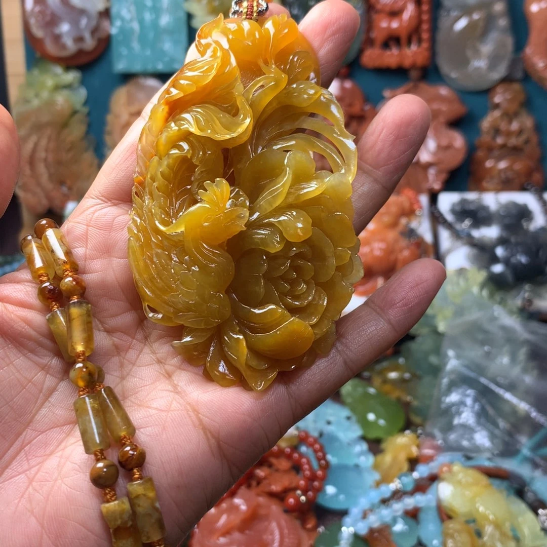 美***。蛇纹石玉未镶嵌挂坠