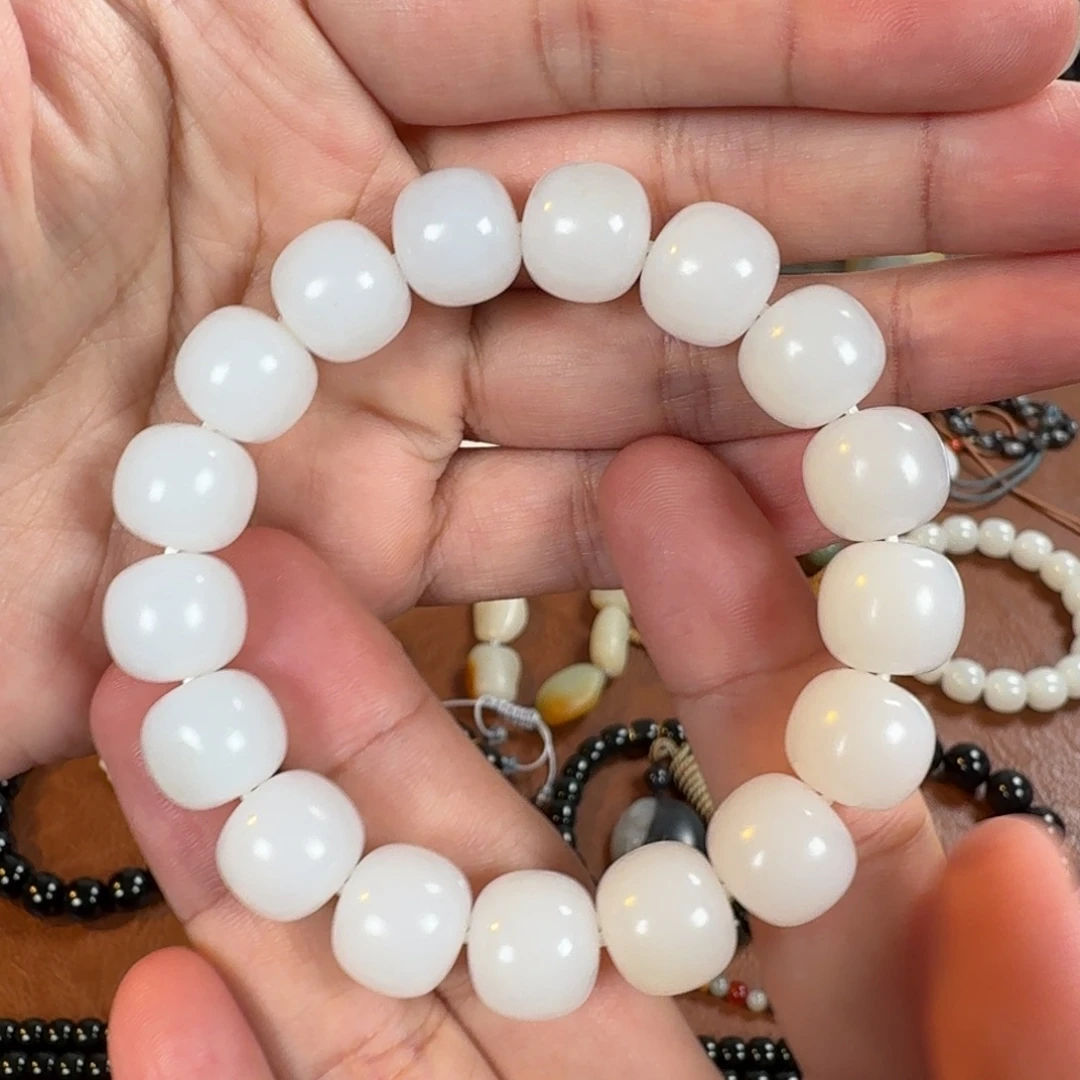 久***素和田玉未镶嵌手链