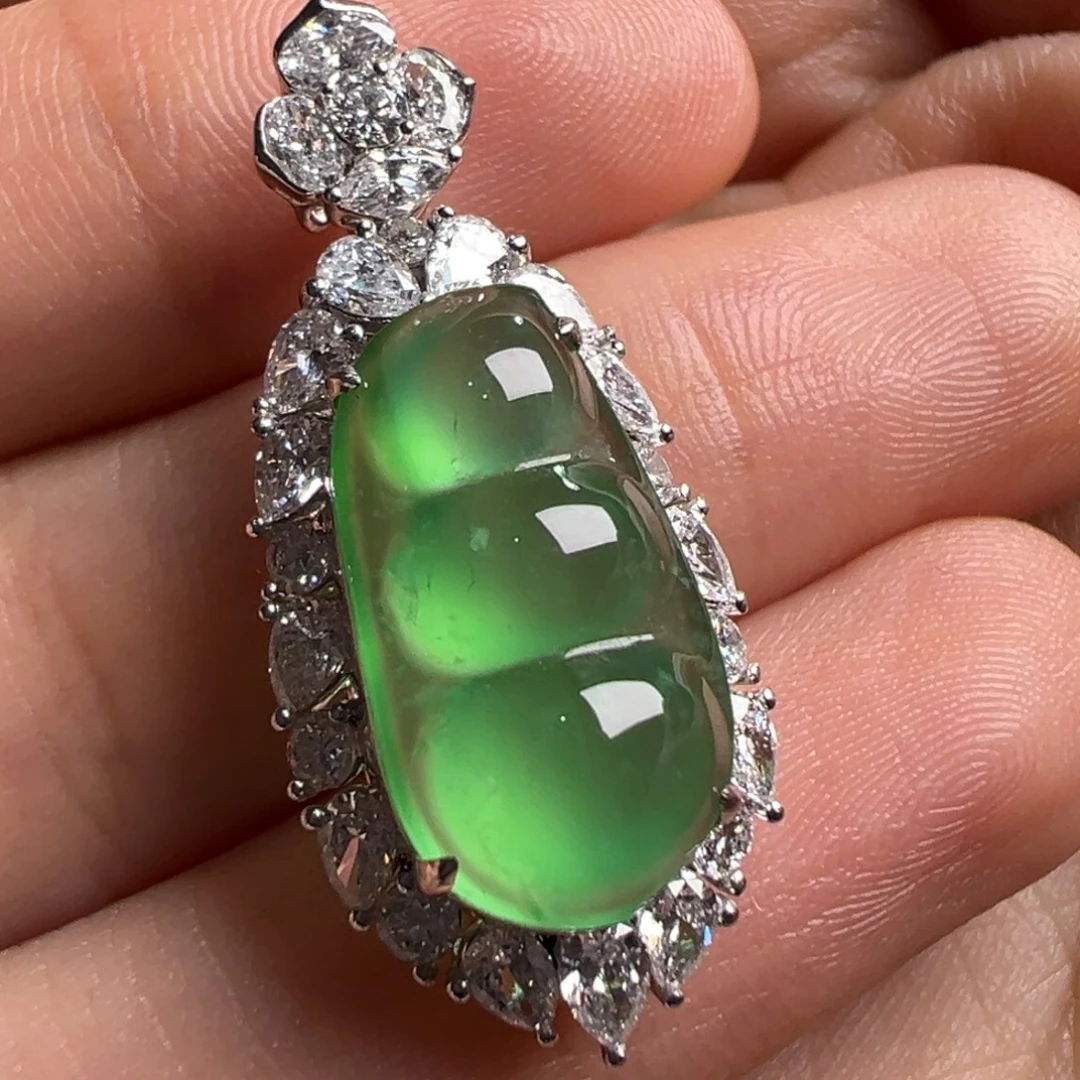 暖****翡翠18K金镶嵌颈饰Y炸光