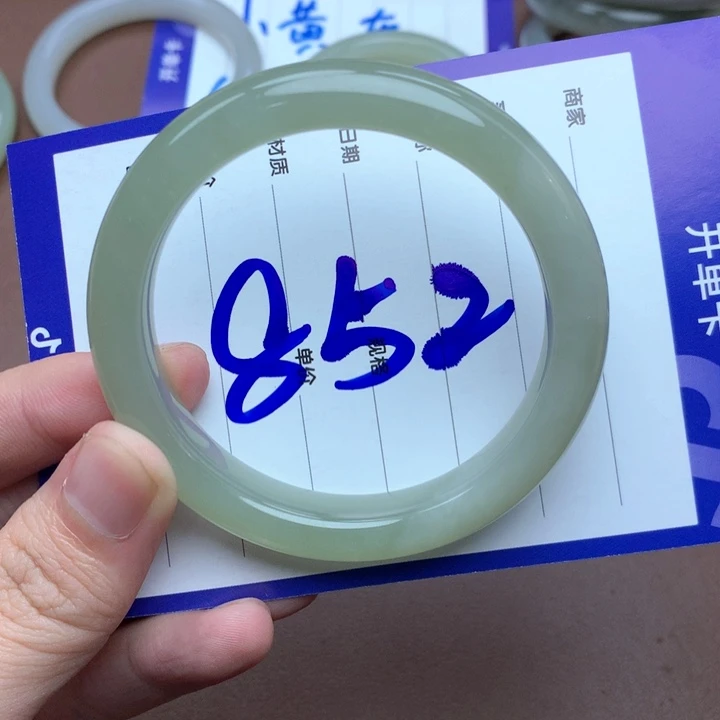 和田玉未镶嵌手镯56
