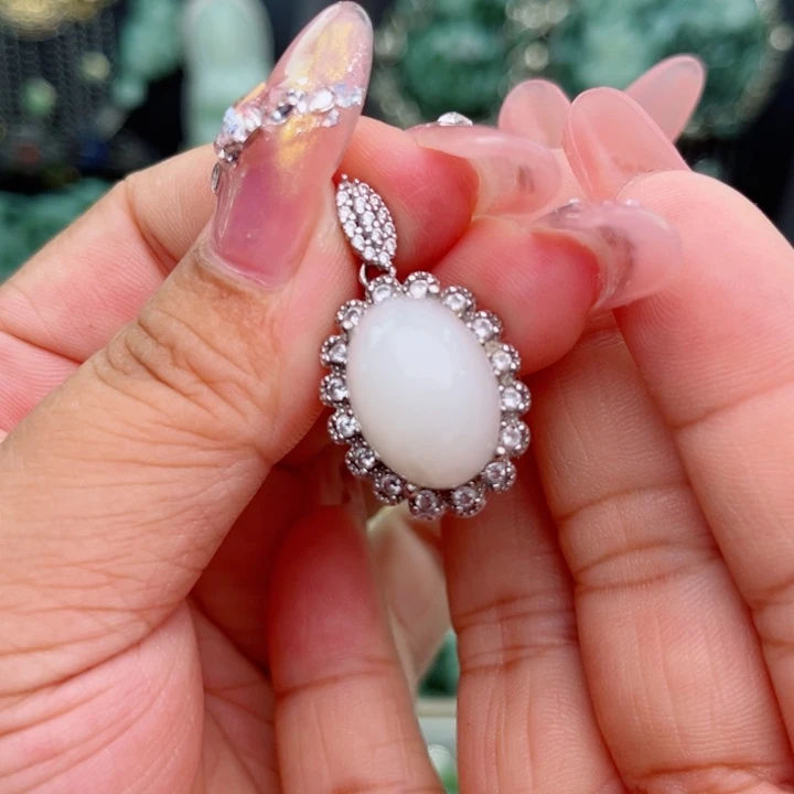 银S925镶嵌透闪石-蛇纹石玉颈饰