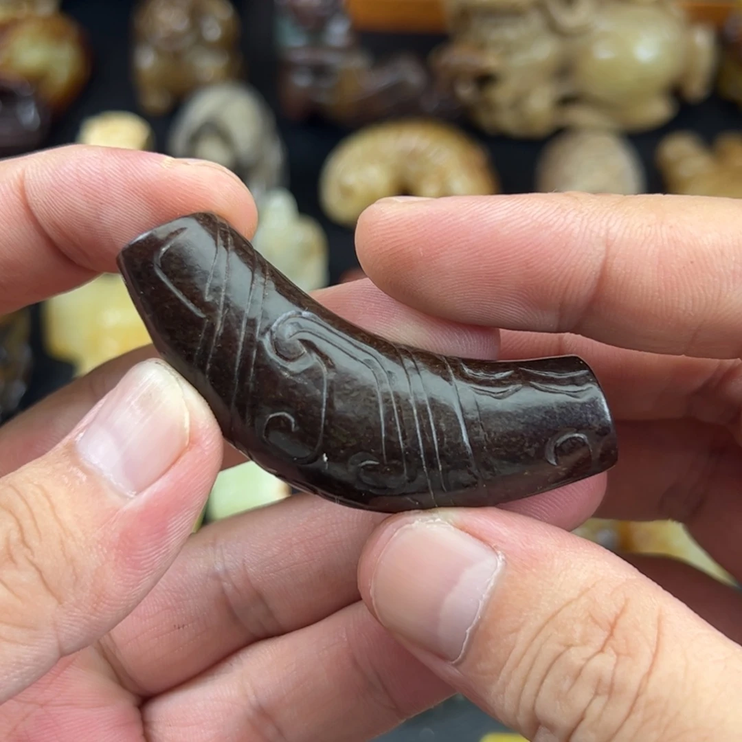 颈饰未镶嵌和田玉（糖玉）