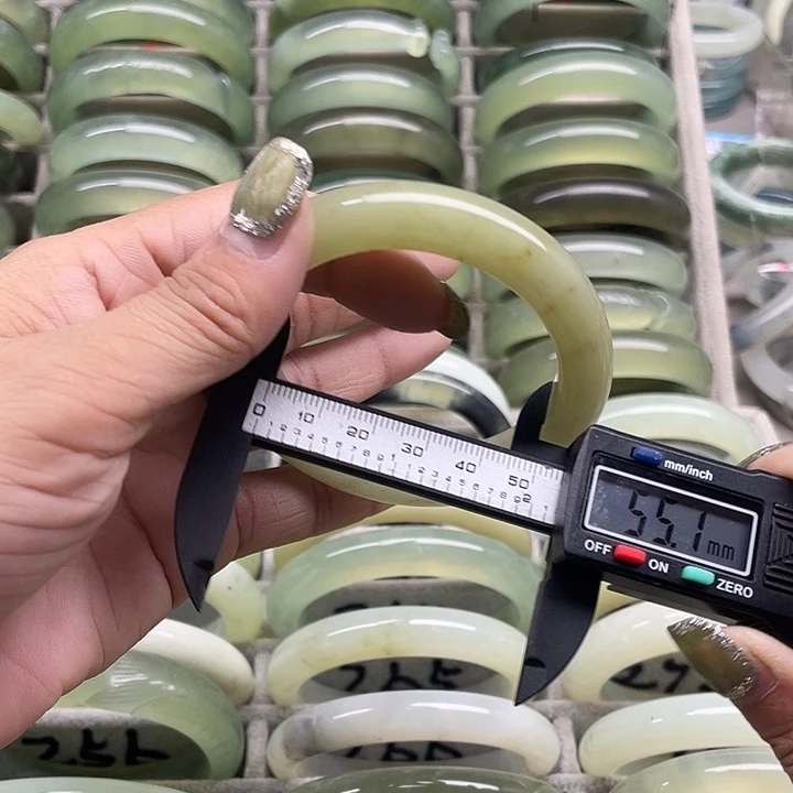 蛇纹石玉未镶嵌手镯279