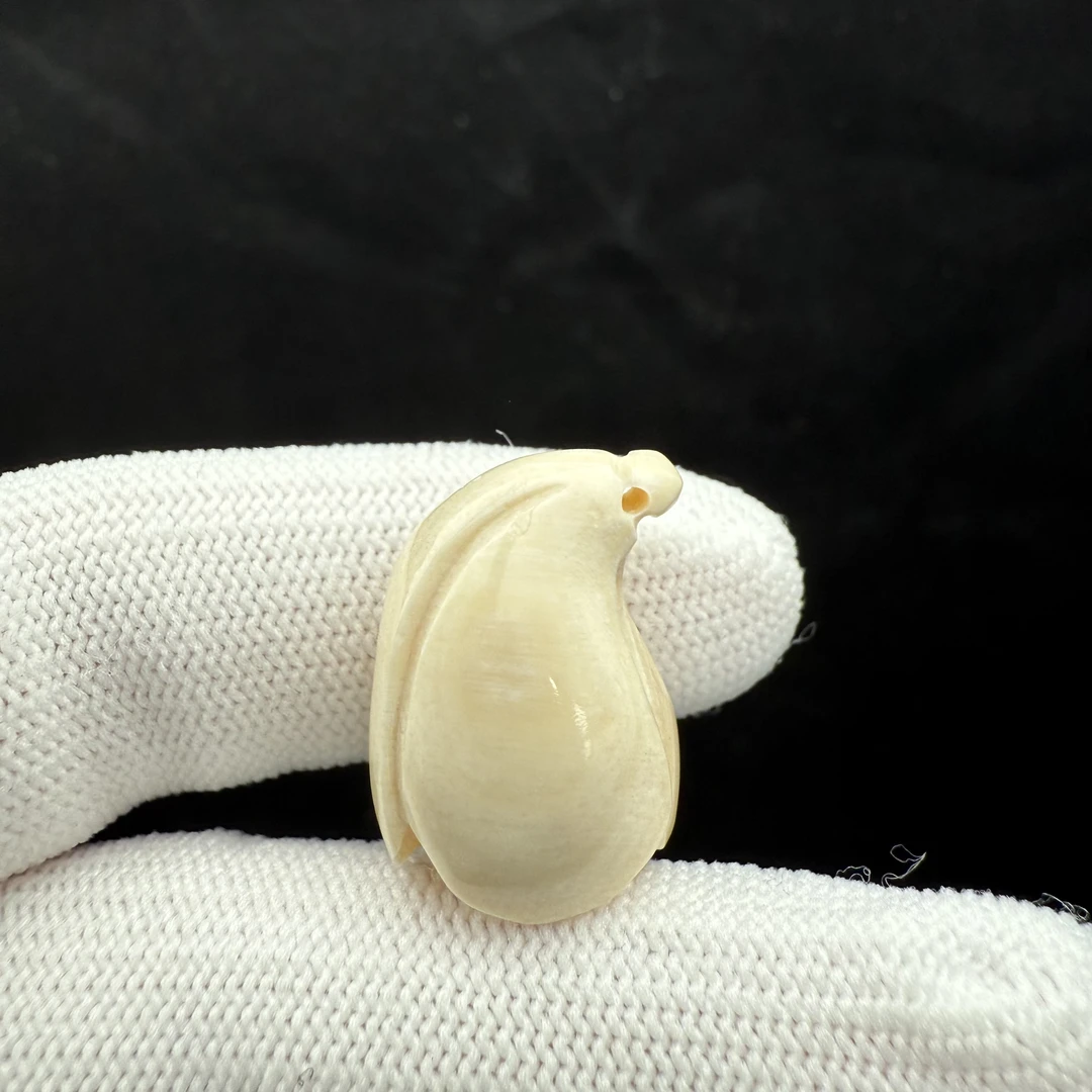 K12-47天然猛犸 雕刻玉兰花15*23mm一物一图 假一罚十